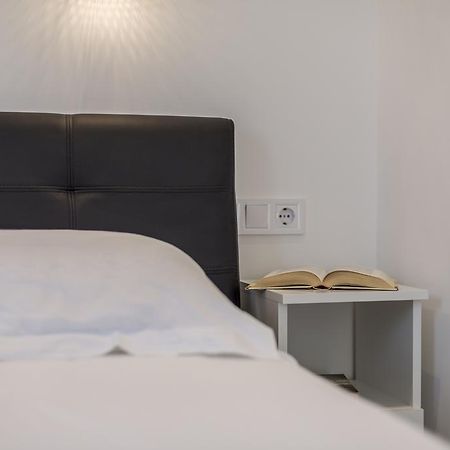 Apartments Biserka 波尔 外观 照片